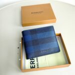Burberry精品仿製男士短夾格紋皮革立體徽標精緻設計