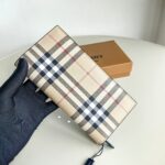 Burberry頂級原單雙折錢夾格紋牛皮立體徽標經典設計