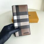 Burberry高仿雙折錢夾格紋牛皮立體徽標英倫紳士