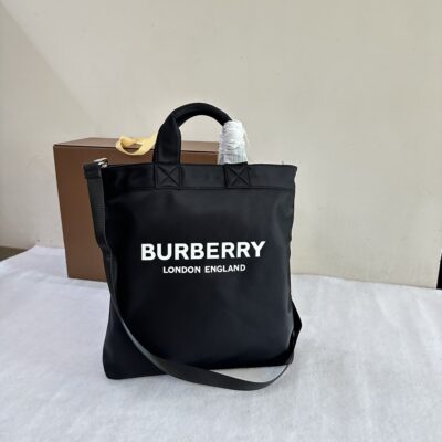 Burberry高仿男女通用托特包徽標尼龍材質實用設計新品