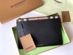 Burberry高仿House格紋拼粒紋皮革拉鏈收納袋纖巧便攜新品