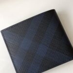 Burberry高仿London格紋馬術騎士短款錢夾粒面小牛皮新品