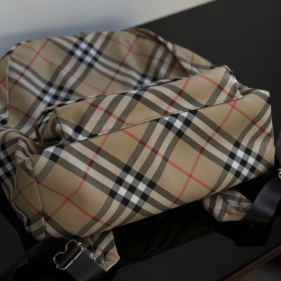 Burberry高仿黃格紋托特包風衣色系經典實用2025新品