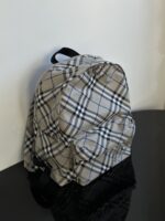 Burberry高仿男士雙肩包格紋經典大容量新品