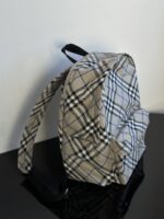 Burberry高仿男士雙肩包格紋經典大容量新品