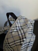 Burberry高仿男士雙肩包格紋經典大容量新品