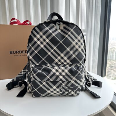 Burberry高仿格紋防水雙肩包馬術騎士徽標經典實用新品