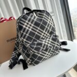 Burberry高仿格紋防水雙肩包馬術騎士徽標經典實用新品