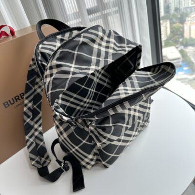 Burberry高仿格紋防水雙肩包馬術騎士徽標經典實用新品