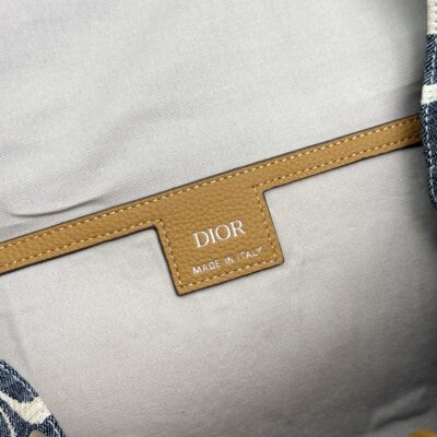 DIOR復刻版Hit The Road翻蓋雙肩背包藍色Oblique刺繡牛仔大容量潮流