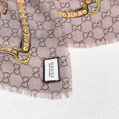 Gucci高仿羊绒方巾GG馬衔扣印花優雅百搭140