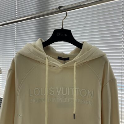 LV高仿卡其色重工刺繡圓領衛衣 情侶款厚磅純棉水洗上衣 時尚休閒潮流穿搭