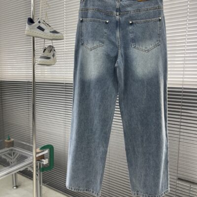 LV精品仿製牛仔滑板褲25SS新款廓形貼飾Mini Damier細節設計