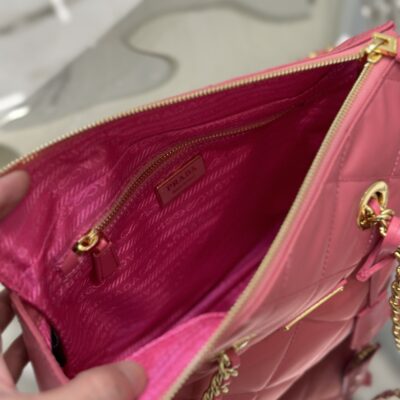 Prada 復刻版鏈條包 粉色菱格設計 時尚優雅 義大利高級質感1BG468