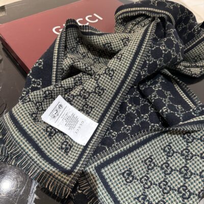 Gucci高仿羊毛真絲圍巾小字母款秋冬新作GG格紋設計時尚保暖精品