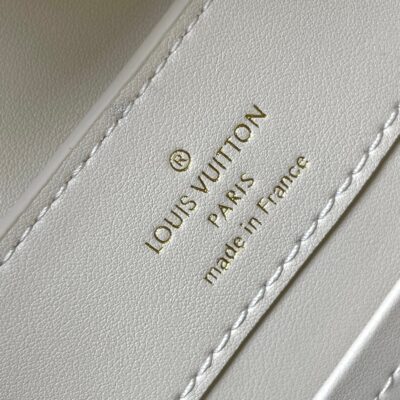 LV 高仿 Capucines Mini 手袋 M48865 奶白蜥蜴刺繡 翻蓋兩用 牛皮金屬件女包