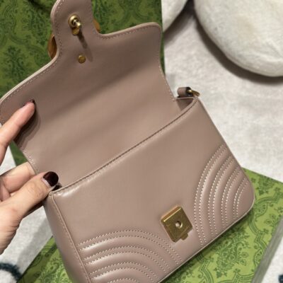 Gucci高仿馬蒙迷你手提包奶茶色波浪縫線設計輕奢風547260