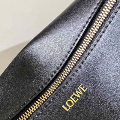 Loewe精品仿製Puzzle Fold手袋黑色亮面納帕牛皮幾何結構設計