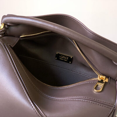 Loewe精品仿製Puzzle手袋小號布朗尼深棕新款立體幾何設計輕盈質感