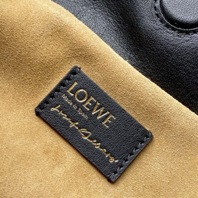 Loewe高仿Flamenco手拿包黑酒紅新款柔軟納帕牛皮慵懶設計