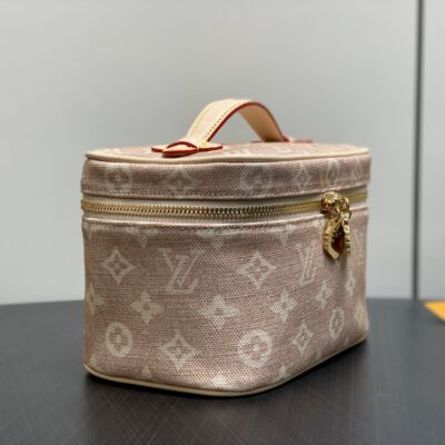 LV 一比一包包 粉米Monogram化妝包 優雅高質感收納設計M15170
