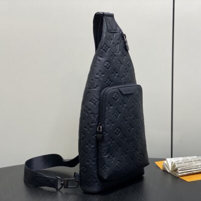 LV 復刻版包 黑色Monogram斜背包 男士精品 高質感休閒風格M26730