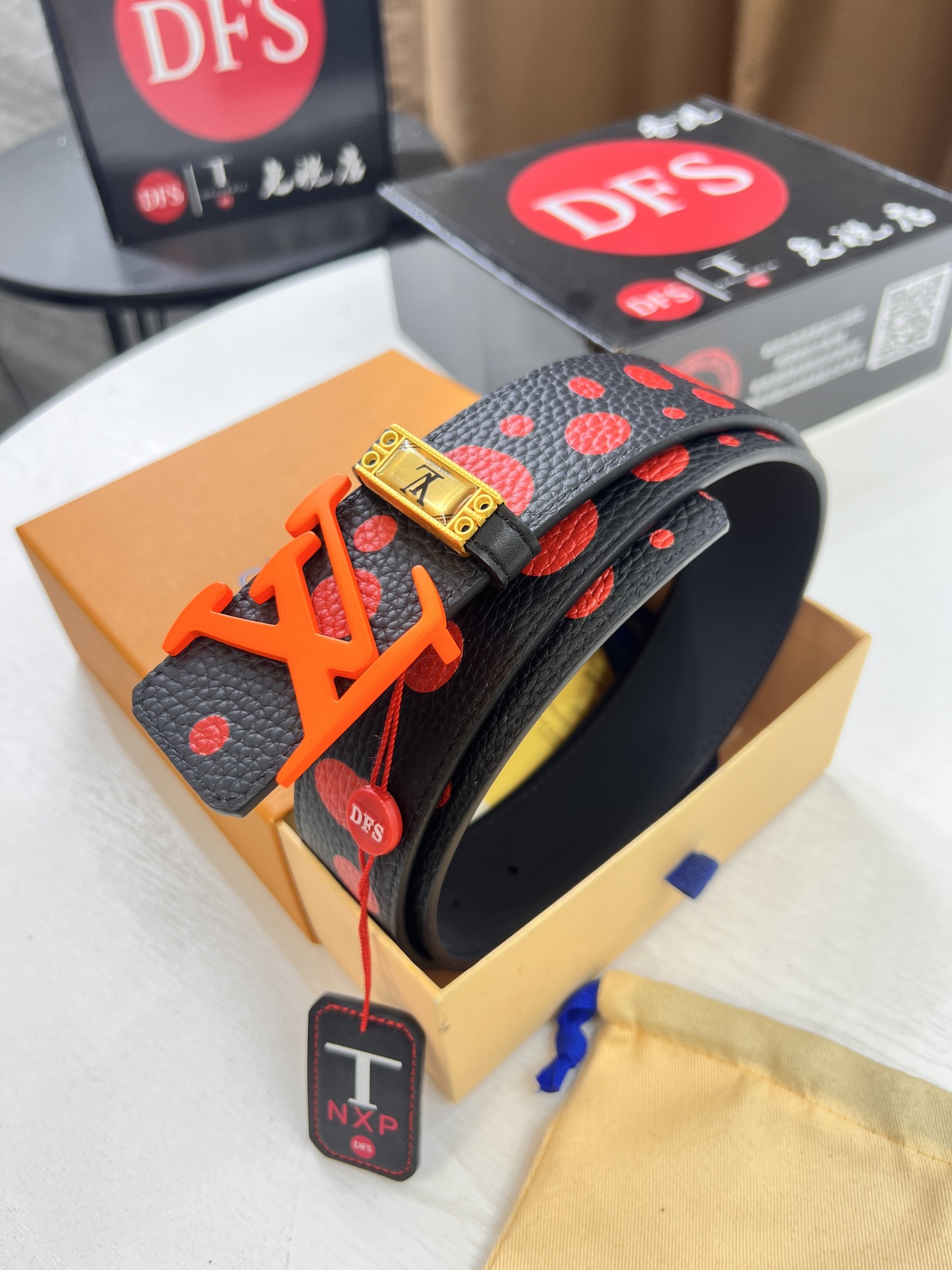 高仿LV皮带全解析:以精湛工艺,重现路易威登的经典与实用