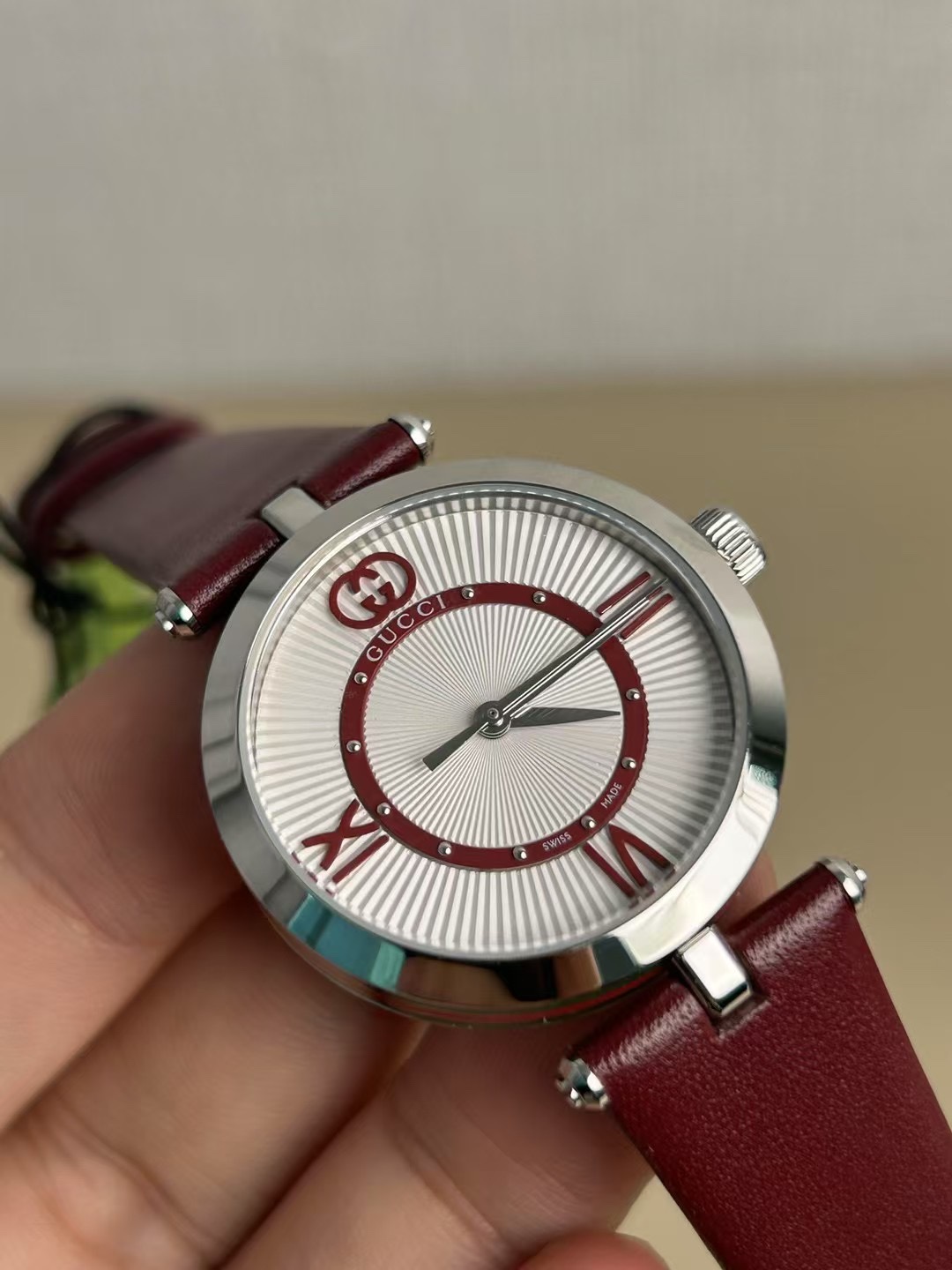 高仿GUCCI手表:解密顶级复刻工艺与时尚佩戴美学