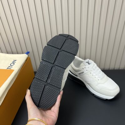 LV 復刻版 Run Away Pulse 全白運動鞋 極簡高質感款