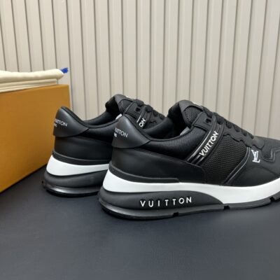 LV 精品仿製 Run Away Pulse 全黑運動鞋 時尚百搭人氣款