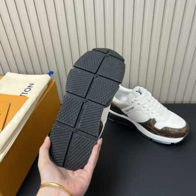 LV 一比一 Run Away Pulse 運動鞋 白色老花拼接時尚人氣款