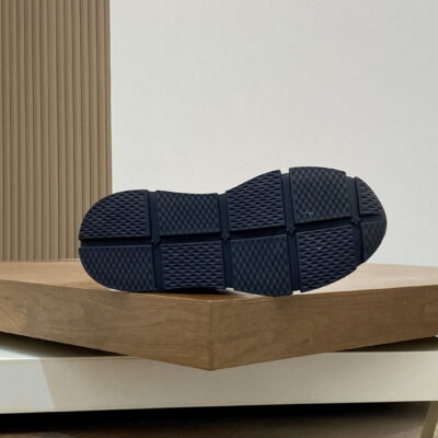 Louis Vuitton 原單 LV Trainer 黑白運動鞋 時尚對比設計呈現法式街頭質感