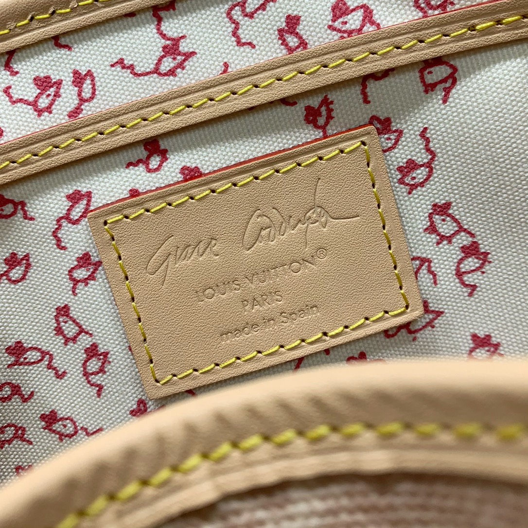 LV 一比一 Monogram 米色後背包 精緻耐用 法式休閒風格M15135