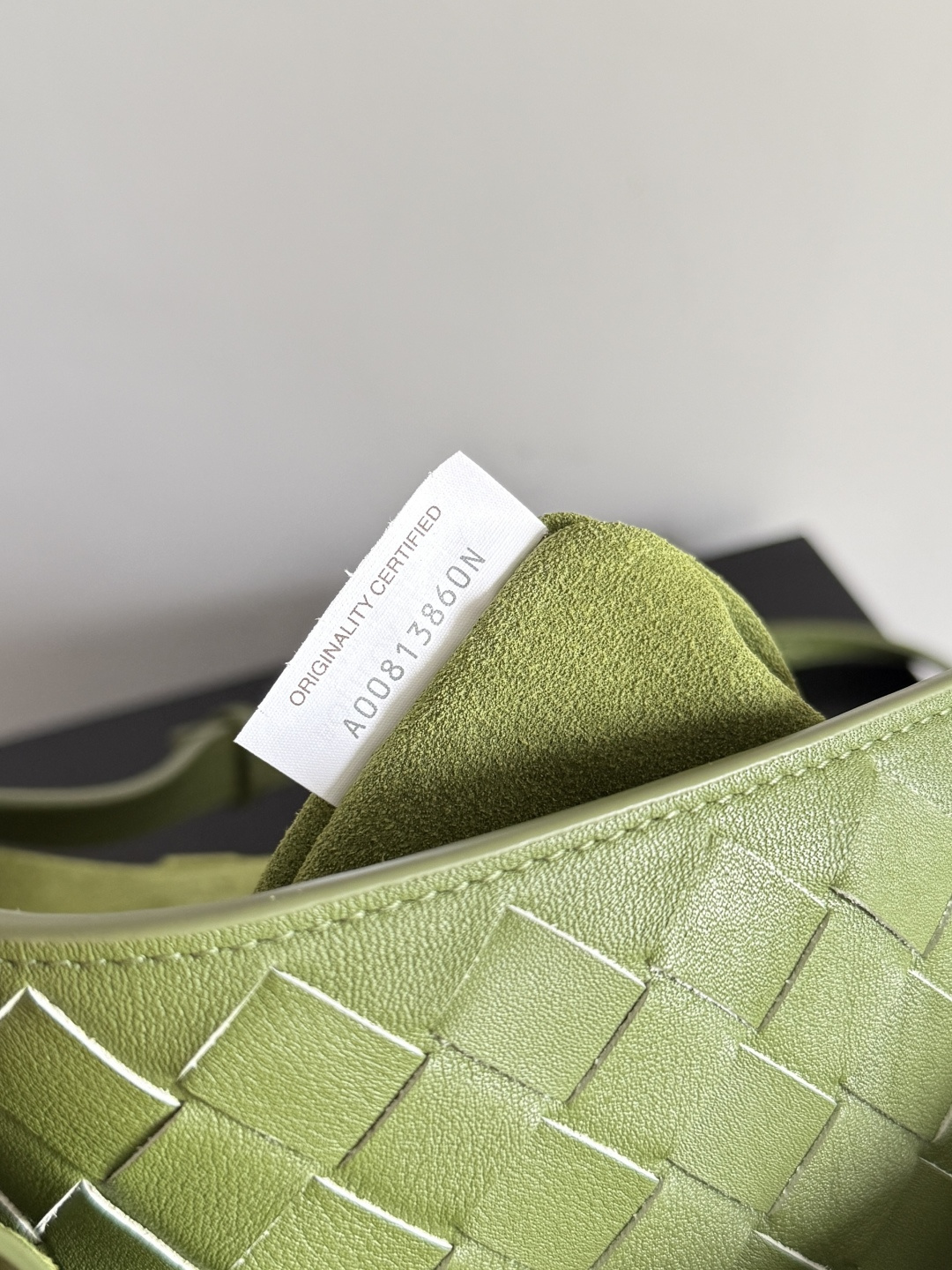 Bottega Veneta 高仿 翻蓋手提肩背包 橄欖綠色調 低調質感風格