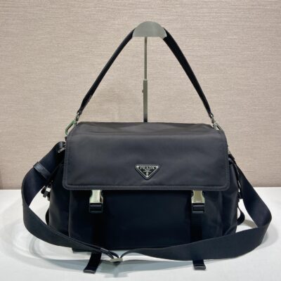 Prada高仿黑色斜挎包經典設計2VD082年新品