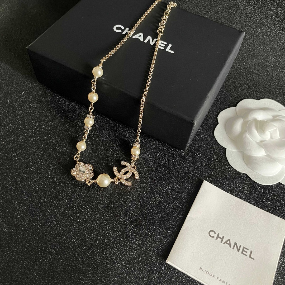 Chanel復刻版雙C珍珠花朵吊墜項鍊優雅鎖骨鏈氣質設計法式時尚精品女款