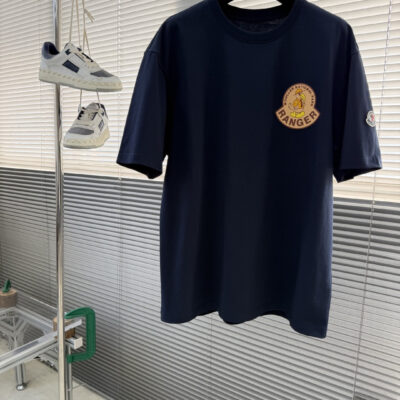 Moncler高仿短袖T恤深藍色Ranger徽章設計寬鬆版型戶外風格休閒百搭男女同款