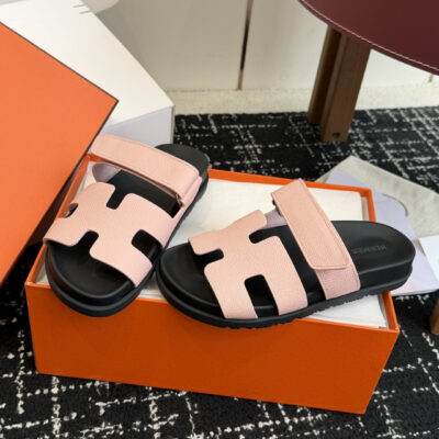 Hermes原單拖鞋H字母鏤空設計粉色牛皮質感舒適百搭時尚高級精品涼拖