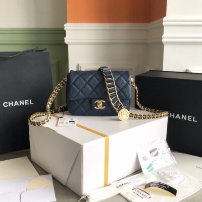 Chanel高仿經典菱格鏈條翻蓋斜背包復古金扣小方包法式優雅設計