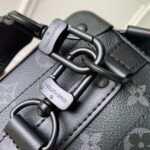 Louis Vuitton高仿Soft Trunk黑色Monogram斜背包潮流男士精品方形郵差包
