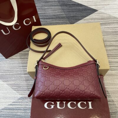 Gucci高仿壓紋GG腋下肩背包酒紅復古優雅氣質小巧百搭斜背款精品風格847450
