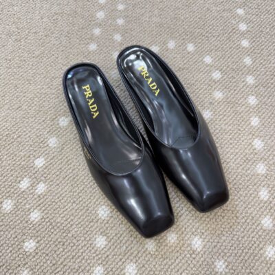 Prada原單方頭穆勒鞋黑色簡約設計低跟優雅氣質百搭女鞋