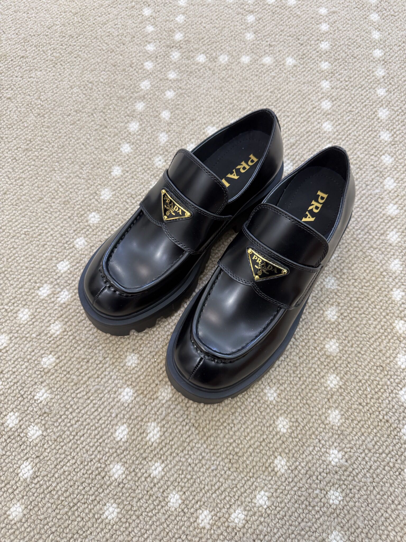 Prada一比一厚底樂福鞋黑色三角Logo設計復古百搭時尚女鞋