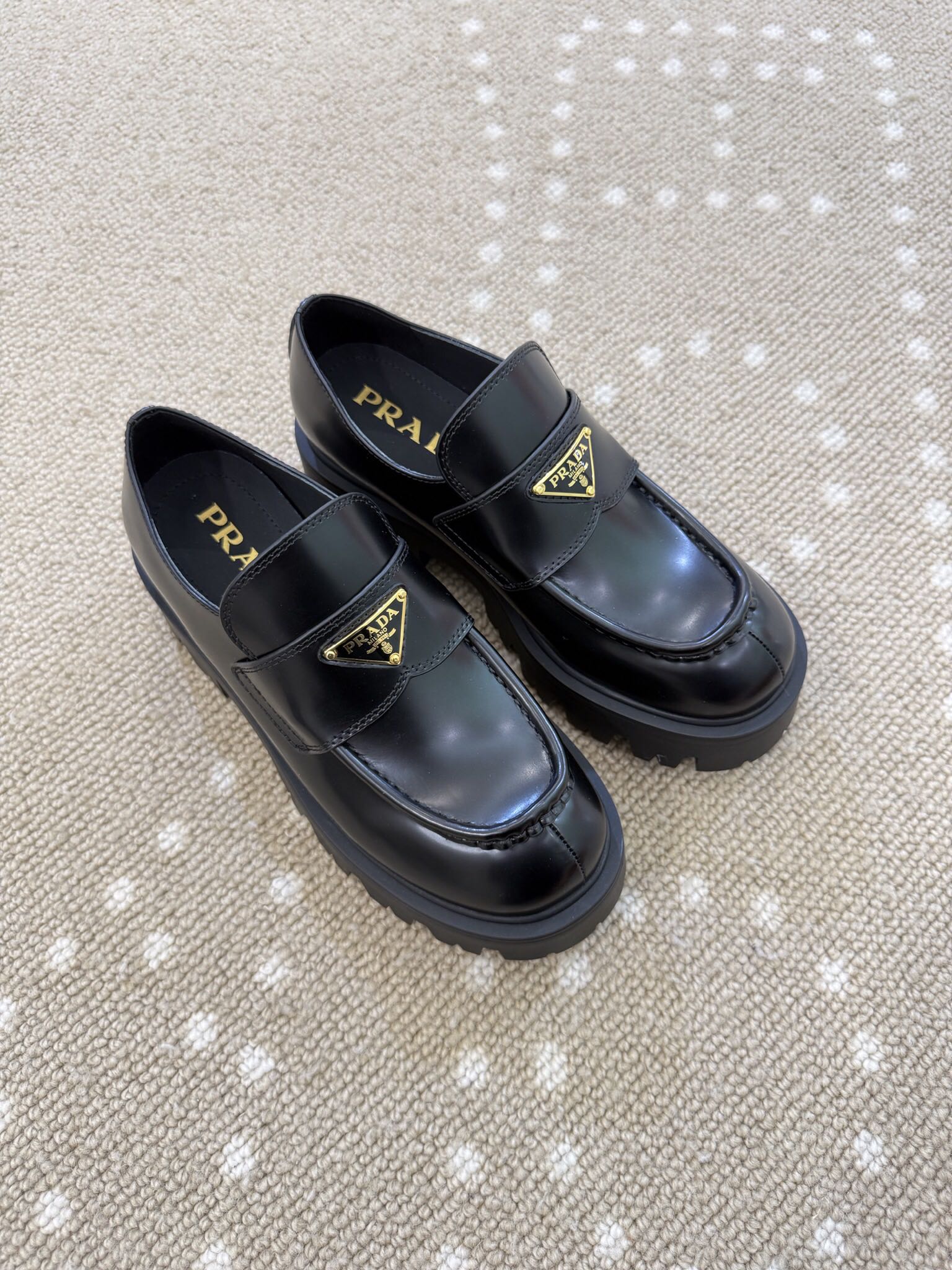 Prada一比一厚底樂福鞋黑色三角Logo設計復古百搭時尚女鞋