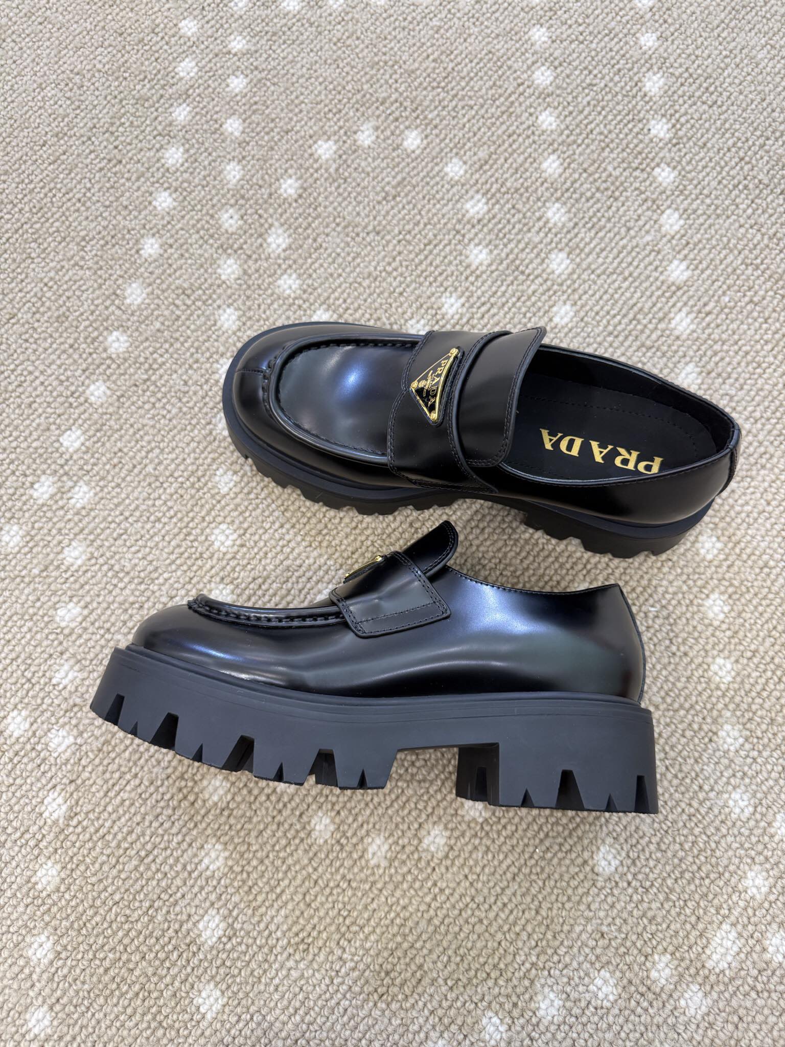 Prada一比一厚底樂福鞋黑色三角Logo設計復古百搭時尚女鞋