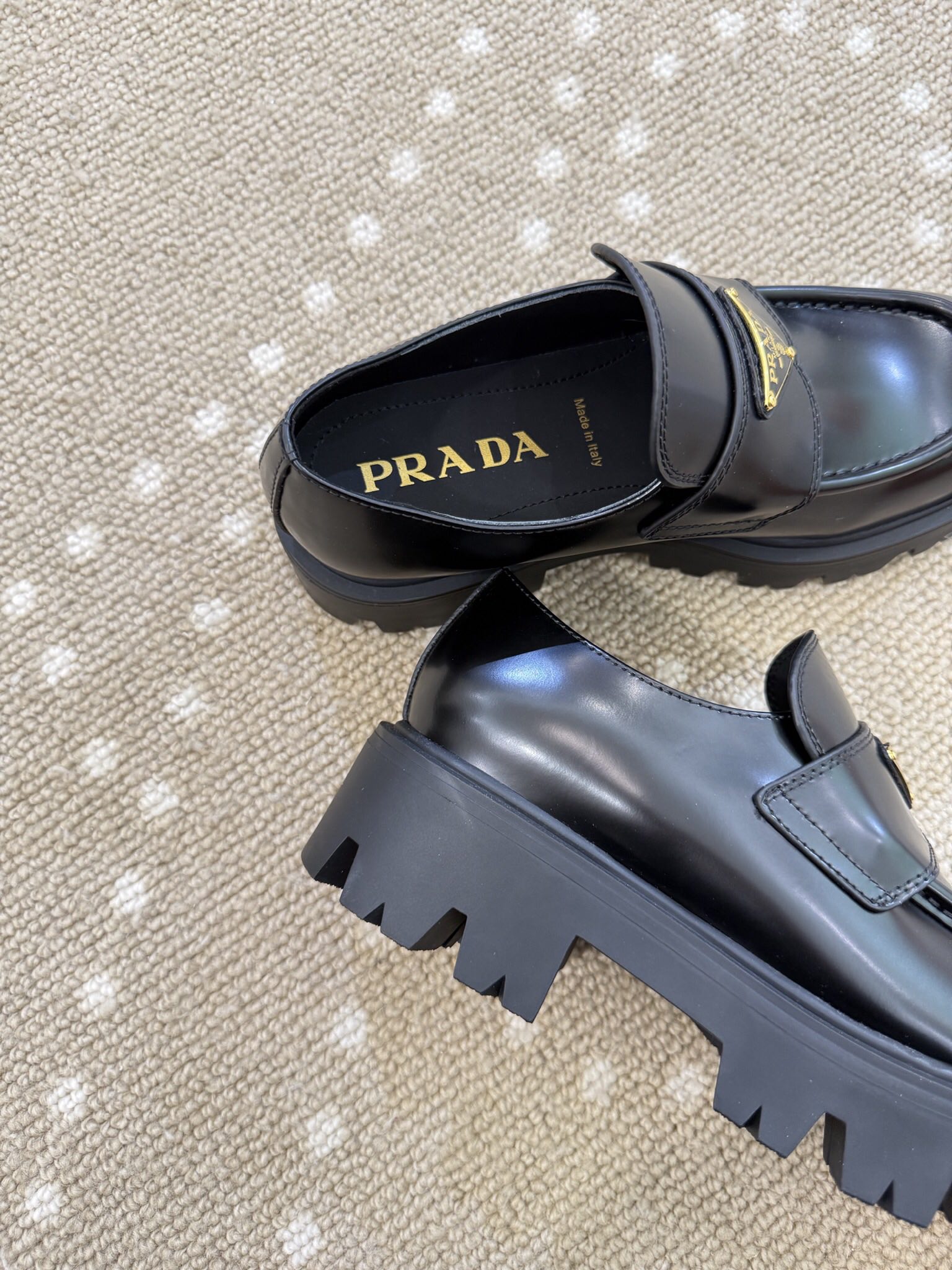 Prada一比一厚底樂福鞋黑色三角Logo設計復古百搭時尚女鞋