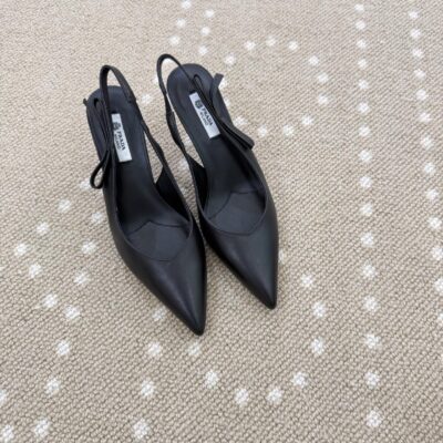 Prada高仿莆田鞋尖頭細跟後空高跟鞋黑色綁帶設計優雅百搭女鞋