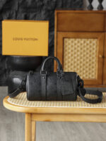 Louis Vuitton高仿Mini Keepall黑色Monogram壓紋手提斜背包時尚旅行精品包款