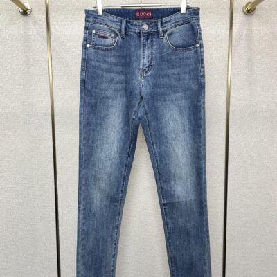 Gucci高仿牛仔褲淺藍水洗修身直筒經典刺繡LOGO百搭休閒長褲