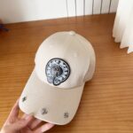 Chrome Hearts高仿十字徽章棒球帽米白色刺繡設計百搭休閒精品仿製款